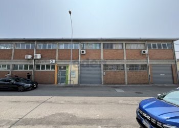 facciata - Commercial Premises Via Silvino Folloni 7, Modena - photo 6