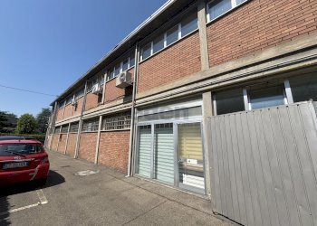 facciata - Commercial Premises Via Silvino Folloni 7, Modena - photo 13