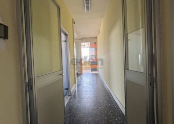 corridoio - Commercial Premises Via Silvino Folloni 7, Modena - photo 30