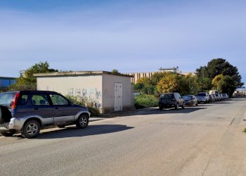 fronte su strada principale e cabina elettrica.jpg - Terreno edificabile Selargius - foto 3