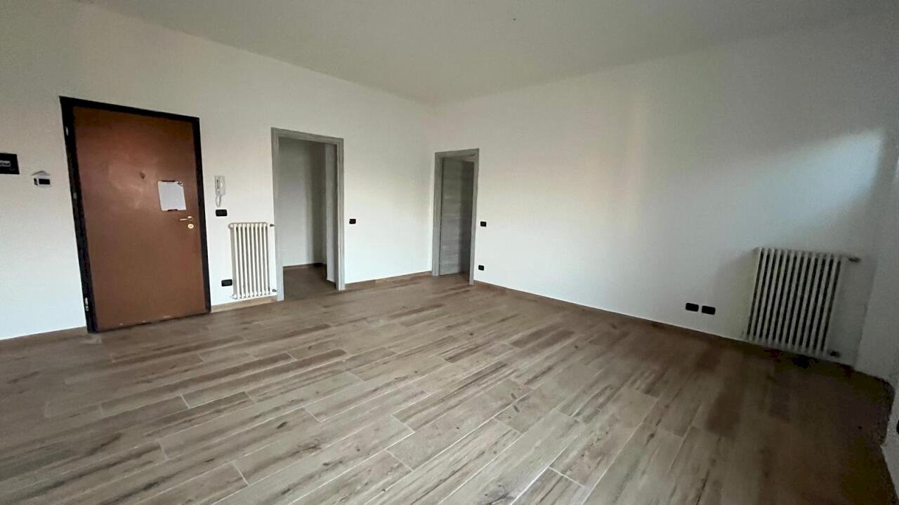 soggiorno - Three-room apartment via foscolo  1, Mozzate - photo 3