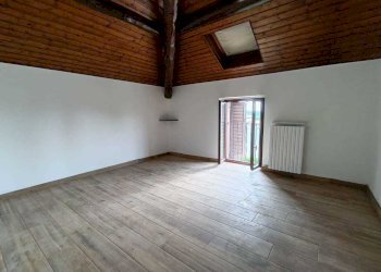 camera Mat.jpg - Trilocale via Lazzaretto 10, Mozzate - foto 1