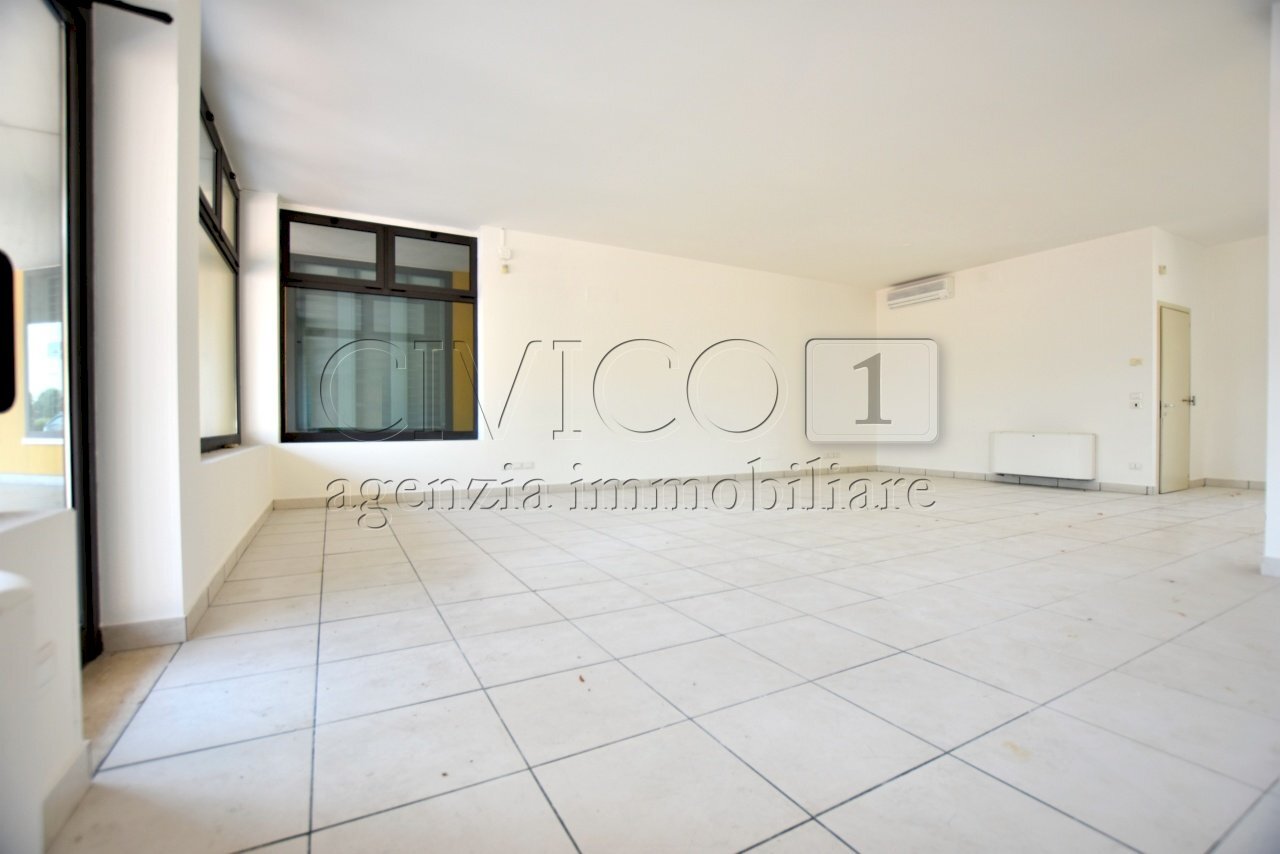 DSC_0009.JPG - Locale Commerciale Via San Martino, Vigodarzere - foto 2