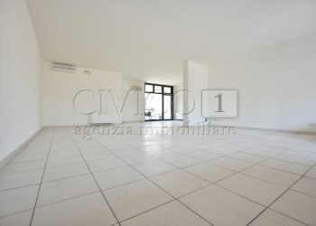 DSC_0017.JPG - Locale Commerciale Via San Martino, Vigodarzere - foto 5