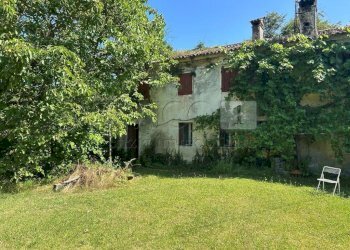 Case e terreno (1).JPG - Rustico Via Tavella 10, Barbarano Mossano - foto 1