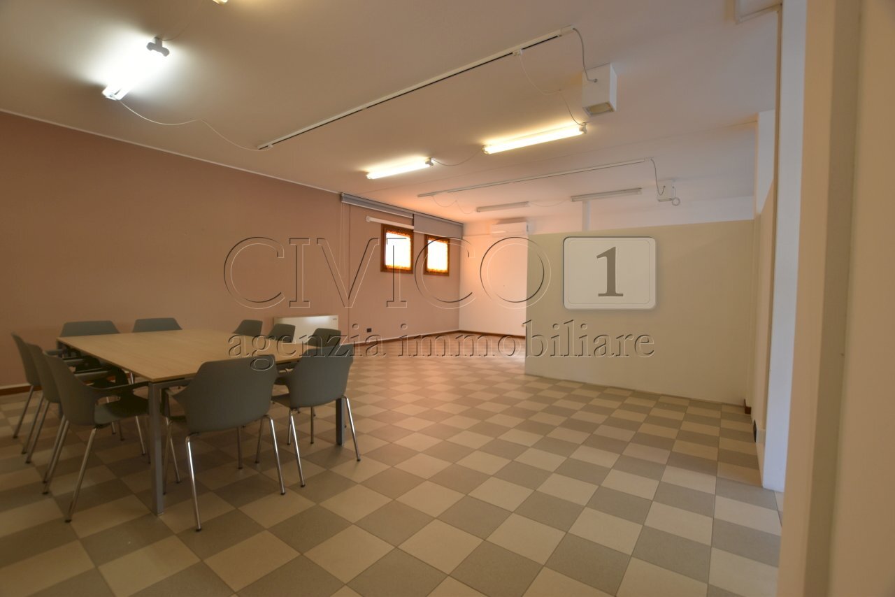 DSC_0017.JPG - Commercial Premises Viale Strasburgo, Rubano - photo 2