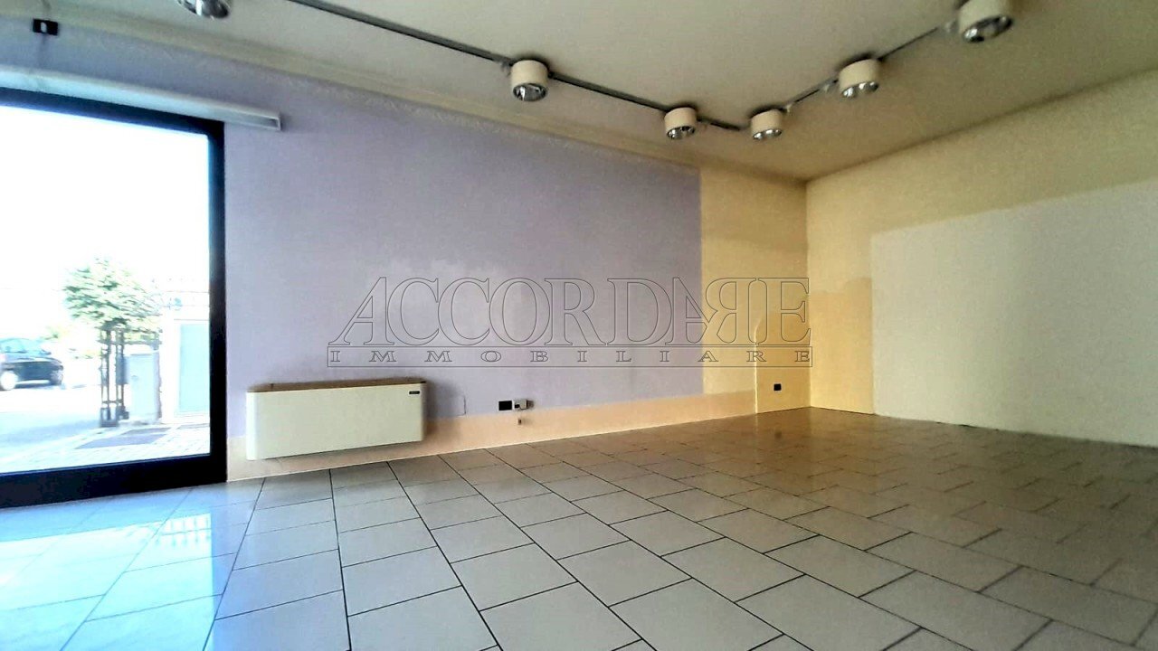 IMG-20250625-WA0005.jpg - Locale Commerciale Mestrino - foto 2