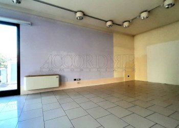 IMG-20250625-WA0005.jpg - Locale Commerciale Mestrino - foto 2