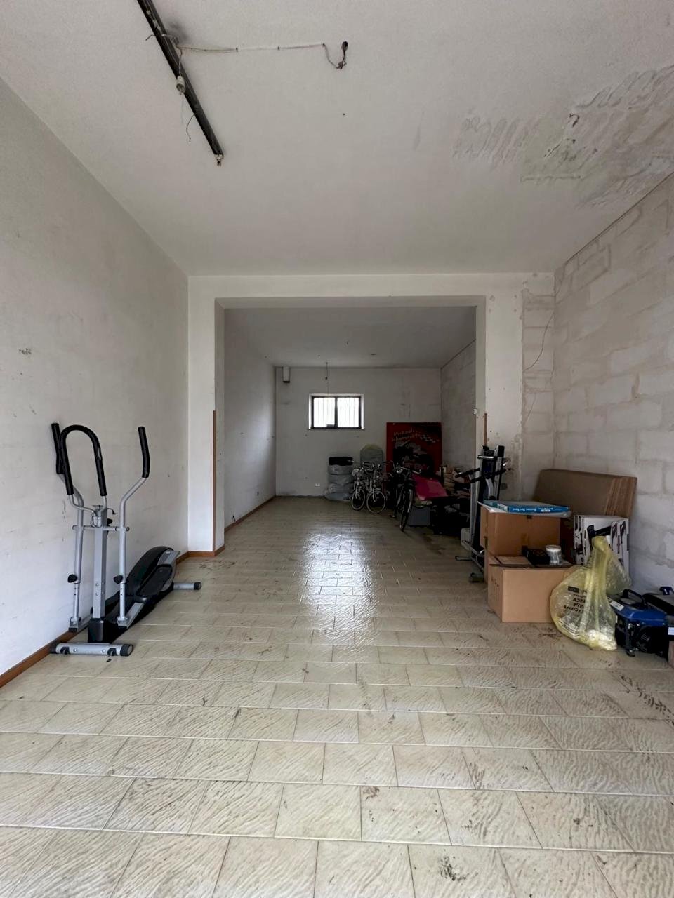 Immagine WhatsApp 2025-02-27 ore 11.43.18_6b1dadcd - Commercial Premises Colli del Tronto - photo 3