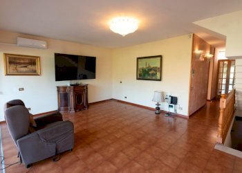 aeb41051-297b-4eb3-a60f-5060352b0a13.jpg - Terratetto - Terracielo Via Pisa 5, Luni - foto 2