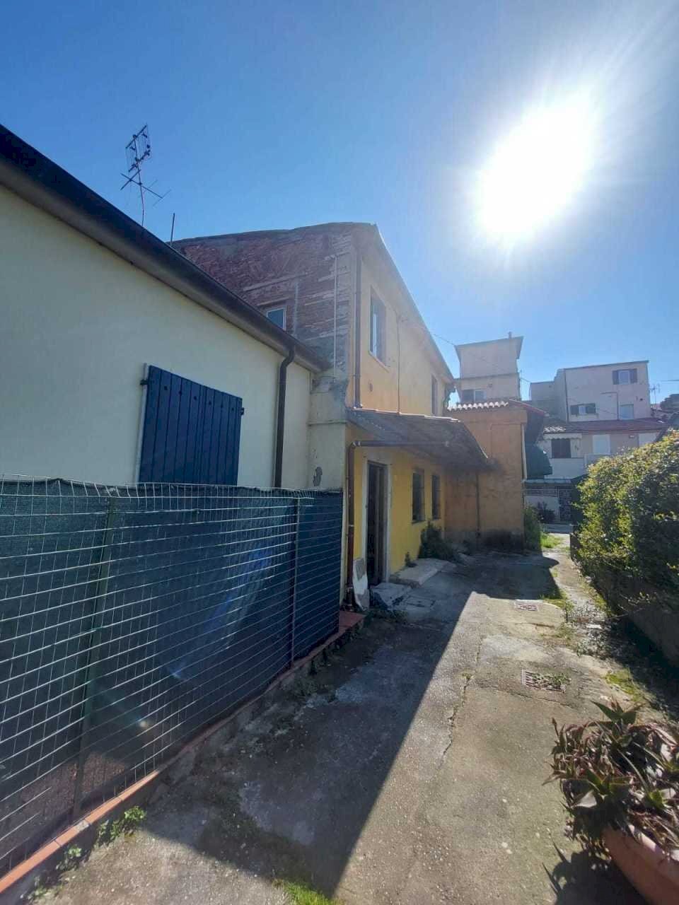 1f83e37a-059c-4fb8-bf3d-a0b1af2df611.jpg - Terratetto - Terracielo Piazza Gino Menconi 12, Carrara - foto 2