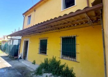 57bcf361-c65e-464f-be37-cf1b87249f3b.jpg - Terratetto - Terracielo Piazza Gino Menconi 12, Carrara - foto 1