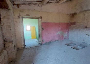 90eae950-1654-4f09-bb52-660a85fb4cea.jpg - Terratetto - Terracielo Piazza Gino Menconi 12, Carrara - foto 6