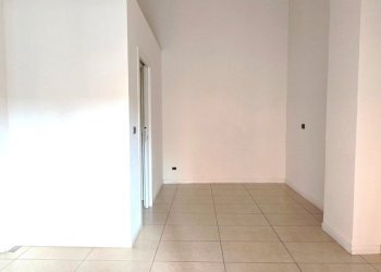 01.jpg - Commercial Premises Bologna - photo 4