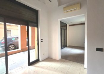 06.jpg - Commercial Premises Bologna - photo 9