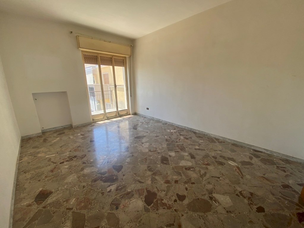 IMG_0469.jpg - Quadrilocale Via Giusti 21, Bari - foto 3