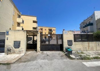 IMG_0467.jpg - Quadrilocale Via Giusti 21, Bari - foto 2