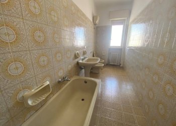 IMG_0472.jpg - Quadrilocale Via Giusti 21, Bari - foto 6