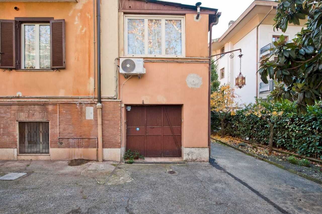 WhatsApp Image 2025-12-10 at 18.22.38.jpeg - Box Viale San Nilo 50, Grottaferrata - foto 2