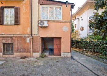 WhatsApp Image 2025-12-10 at 18.22.38 (2).jpeg - Box Viale San Nilo 50, Grottaferrata - foto 3