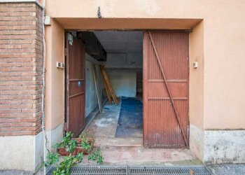 WhatsApp Image 2025-12-10 at 18.06.49 (1).jpeg - Box Viale San Nilo 50, Grottaferrata - foto 4