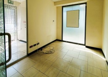 20250612_160514.jpg - Locale Commerciale Via Corsica, Brescia - foto 5