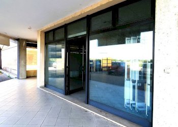 20250529_094614.jpg - Locale Commerciale Strada Mantova, Marmirolo - foto 6