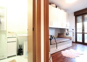 camera e bagno - Trilocale giacomo leopardi, Lainate - foto 17