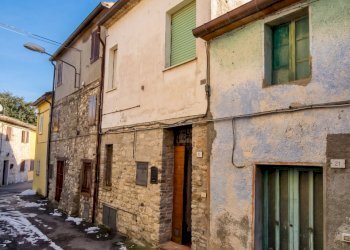 Gemini_Generated_Image_e387p5e387p5e387.png - Townhouse Piazza Capelli 34, Novafeltria - photo 1