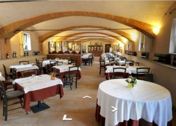 ultimo-borgo-574x340.jpg - Alimentari - Gastronomia Lucca - foto 5