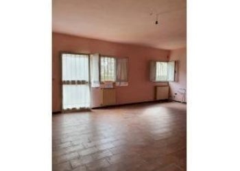 locali-e-attivita-commerciali-lucca-ufficio-in-ven - Commercial Premises Piazza Guidiccioni, Lucca - photo 2