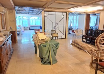 20250619_123640.jpg - Locale Commerciale Via Aurelia 184, Viareggio - foto 2