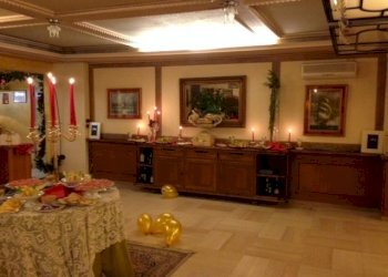 31.12.13 bancone.JPG - Locale Commerciale Via Aurelia 184, Viareggio - foto 3