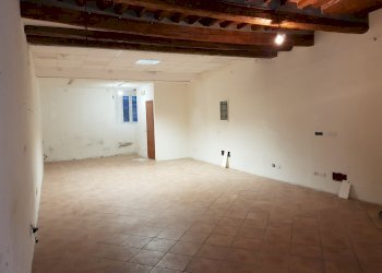 20171020_163350.jpg - Locale Commerciale Via San Gregorio, Lucca - foto 9
