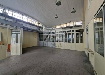 rustico-lucca-fusca-vendita.jpg - Commercial Premises Via Puccetti, Lucca - photo 4