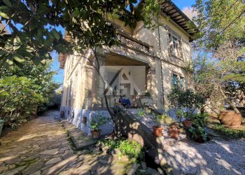 VILLA-vendita-lucca-fusca.jpg - Villa Via Borgo Giannotti, Lucca - foto 1