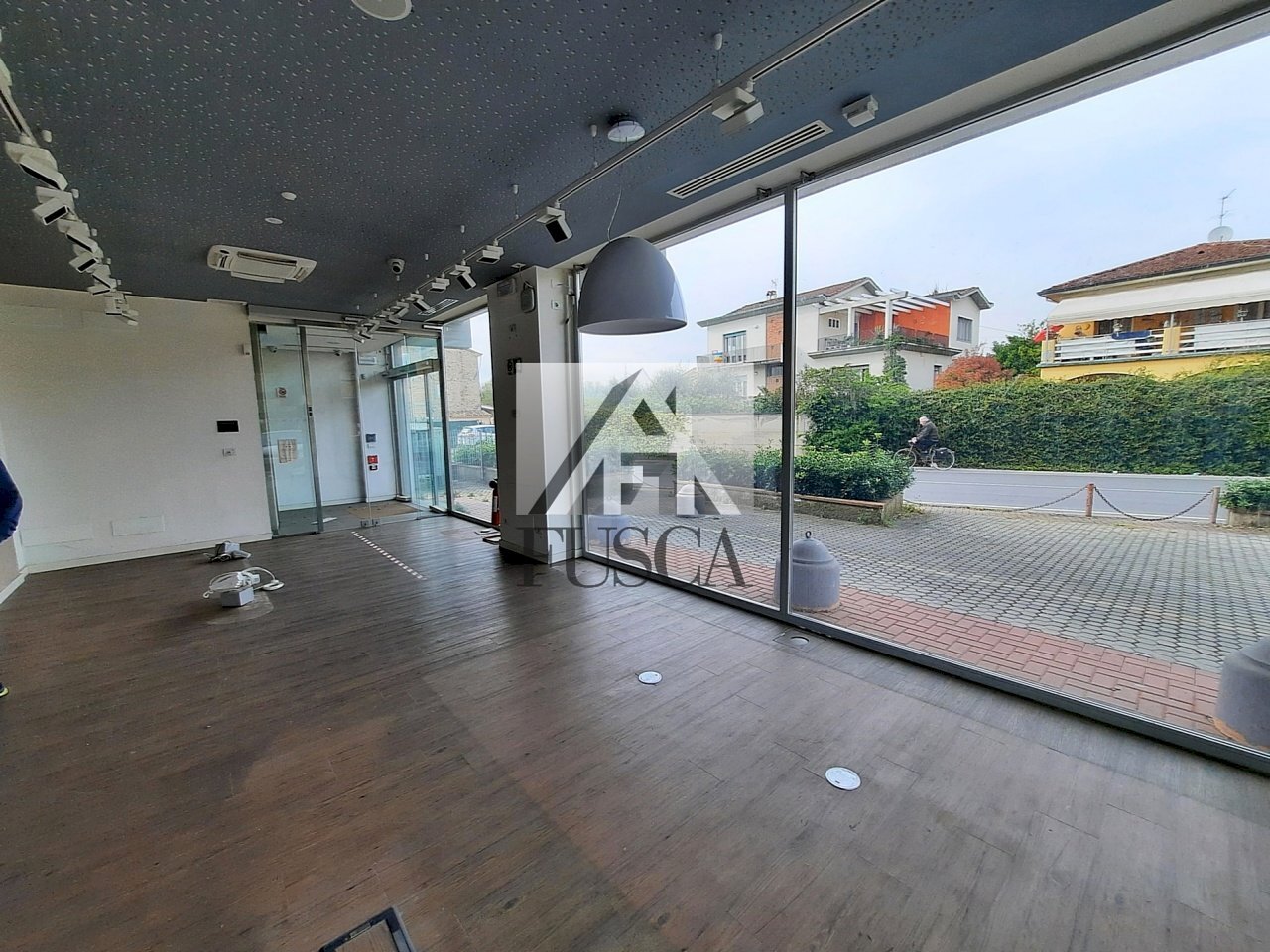 VILLA-vendita-lucca-fusca_5.jpg - Commercial Premises Via Vecchia Pesciatina, Lucca - photo 3