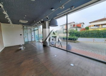 VILLA-vendita-lucca-fusca_6.jpg - Locale Commerciale Via Vecchia Pesciatina, Lucca - foto 4