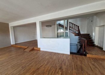 IMG-20250325-WA0001.jpg - Locale Commerciale Via Sarzanese 533, Lucca - foto 3