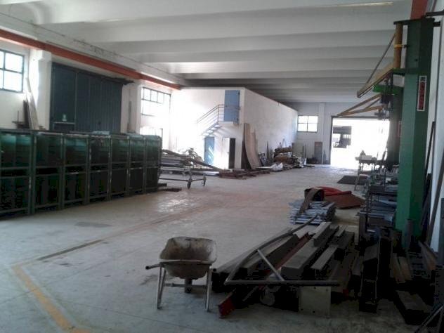 070c33a7ca71836c00f731af51006fd9.jpg - Magazzino Via di Salicchi, Lucca - foto 3