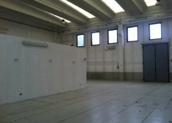 209903e9-a916-48bb-ae7d-892e0018e4fc.jpg - Magazzino Via di Salicchi, Lucca - foto 9