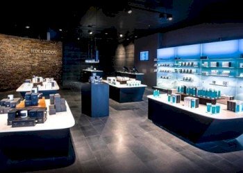 Negozio-Blue-Lagoon.jpg - Locale Commerciale Via Vittorio Emanuele II, Lucca - foto 3