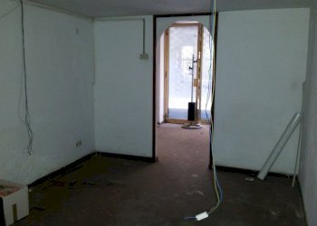 20150225_114752.jpg - Locale Commerciale Via Santa Giustina, Lucca - foto 5