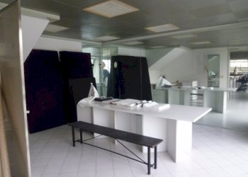 409339-uexq3d92a.JPG - Commercial Premises Via Vittorio Emanuele II, Lucca - photo 2