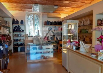 lucca-FONDO-COMMERCIALE-fusca_16.jpg - Commercial Premises Viale G. Puccini, Lucca - photo 2