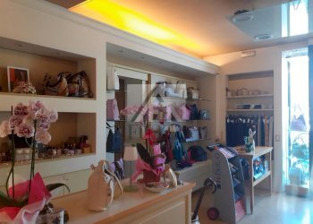 lucca-FONDO-COMMERCIALE-fusca_15.jpg - Commercial Premises Viale G. Puccini, Lucca - photo 9