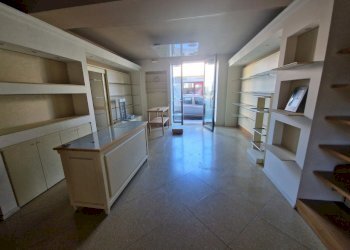 20241224_114126.jpg - Commercial Premises Viale G. Puccini, Lucca - photo 15