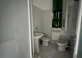 IMG_6541.jpg - Trilocale La Spezia - foto 8