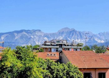 86063eb6-94b0-406c-8e62-3e33cb40c5f6.jpg - Quadrilocale Carrara - foto 1