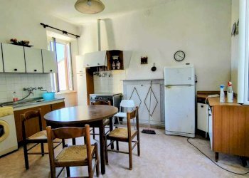 fbd9db21-82b2-4a22-a53a-b74ddb8c4600.jpg - Quadrilocale Carrara - foto 3